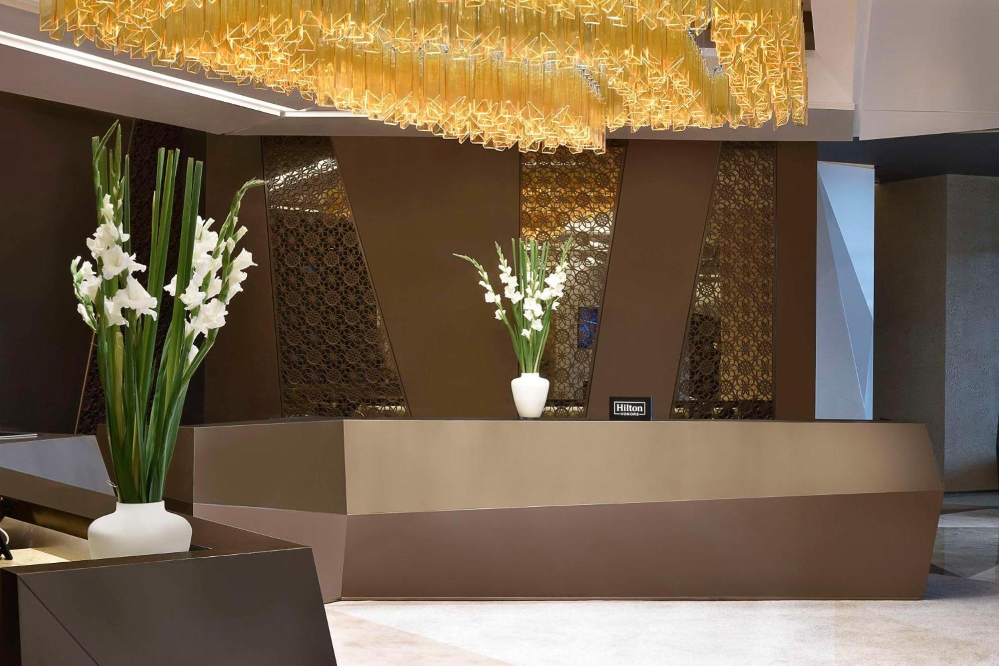 Hotel Hilton Bahrain Manama Exterior foto The lobby of the hotel