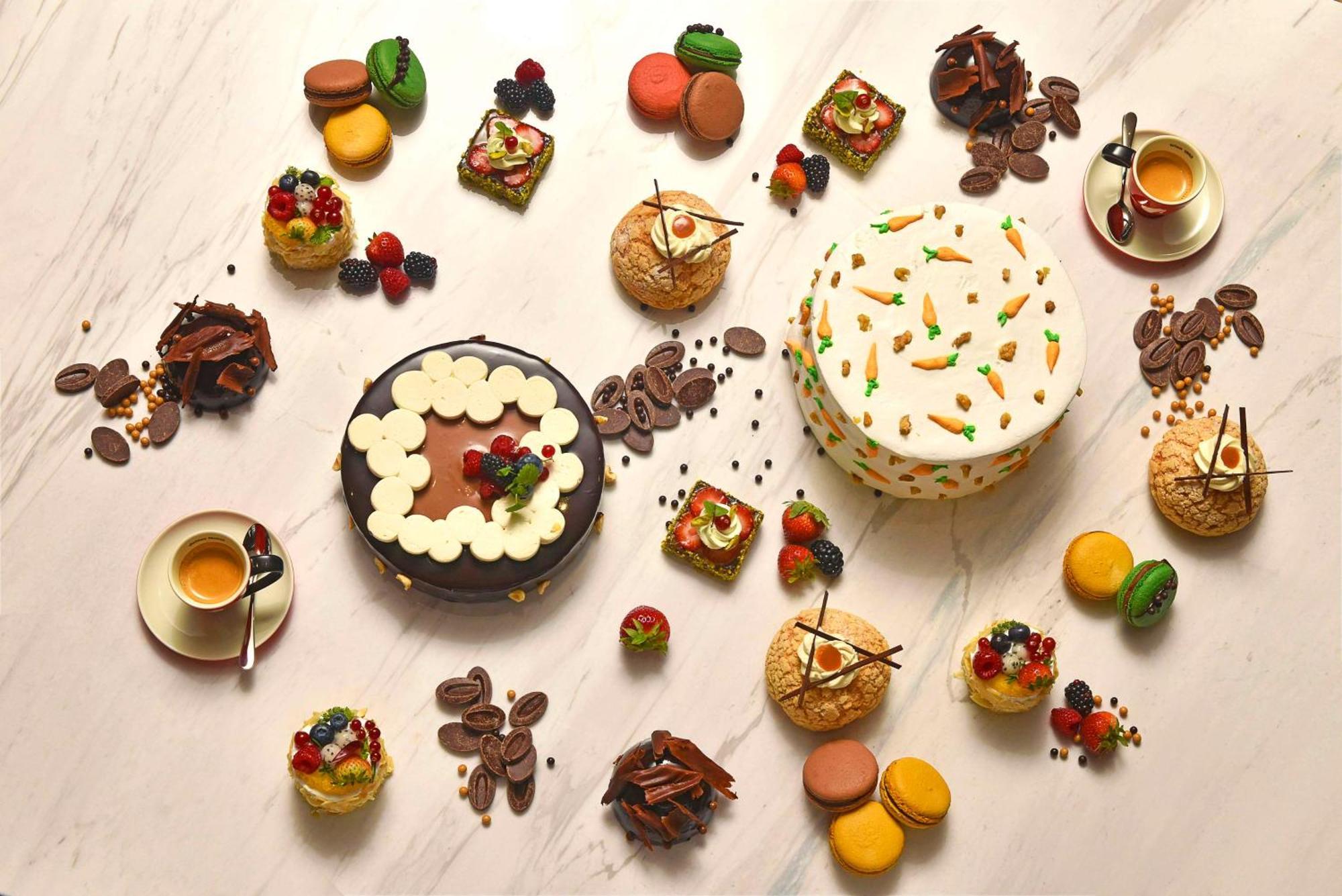 Hotel Hilton Bahrain Manama Exterior foto A selection of desserts